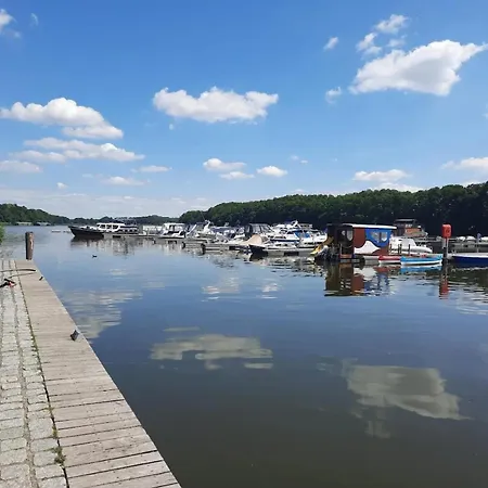 Reihenhaus Mit Wlan In Am Mueritzsee בית נופש