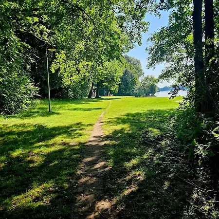 Reihenhaus Mit Wlan In Am Mueritzsee בית נופש