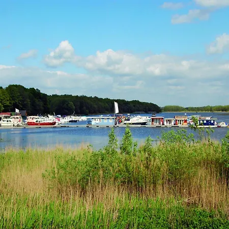 Reihenhaus Mit Wlan In Am Mueritzsee *